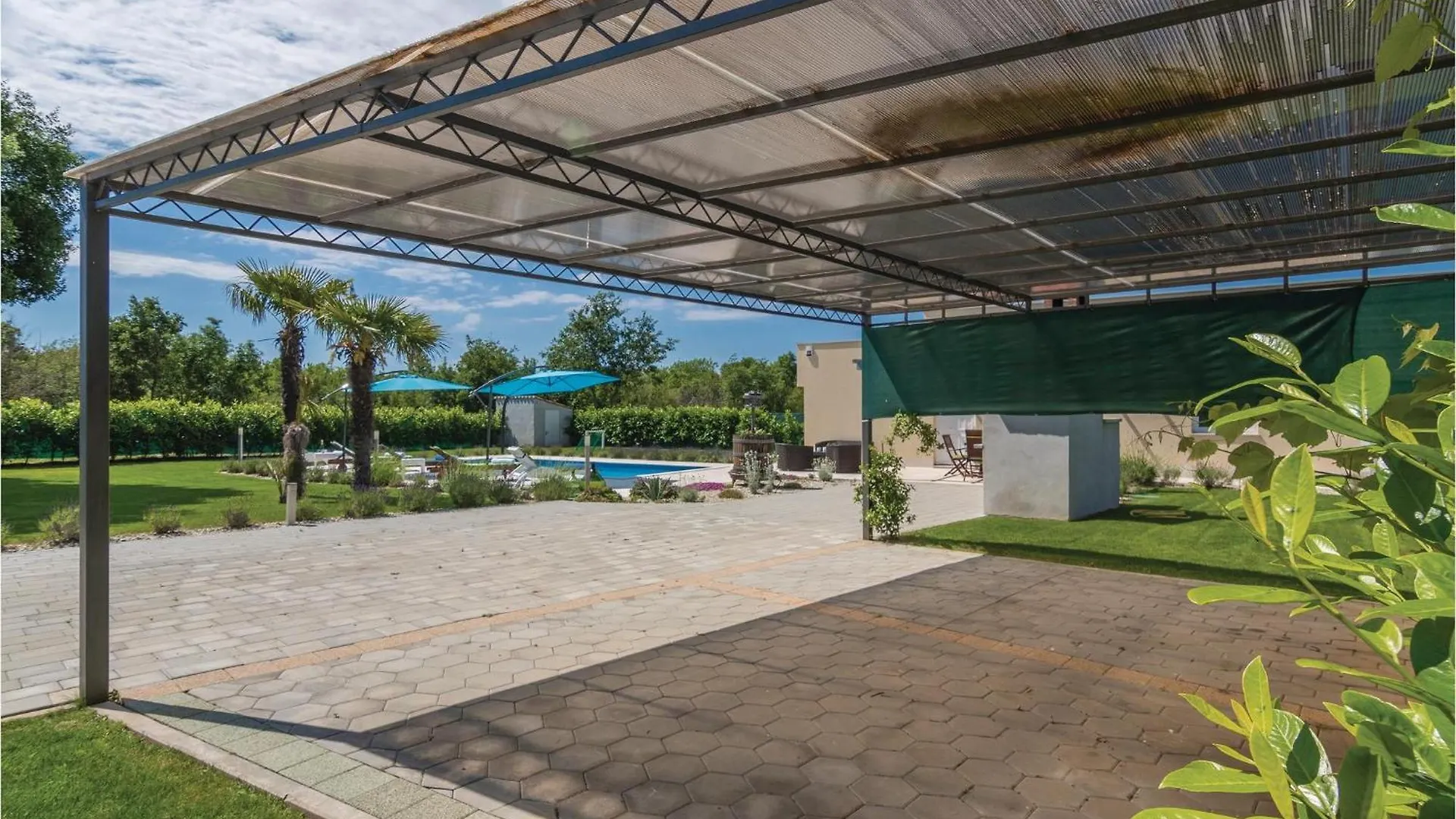 Beautiful Home In Bale With Kitchen Σπίτι διακοπών