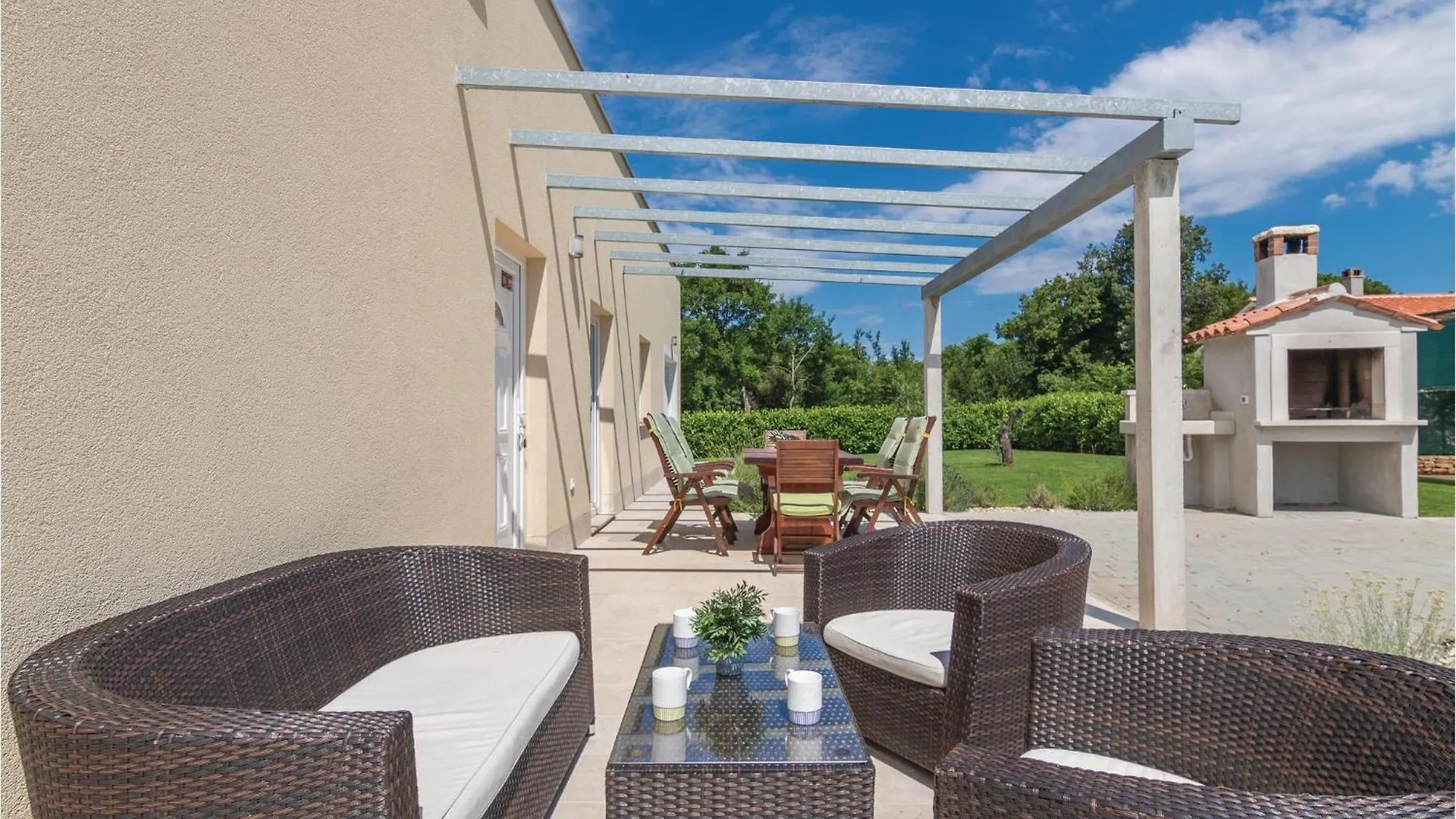 Beautiful Home In Bale With Kitchen 0*,